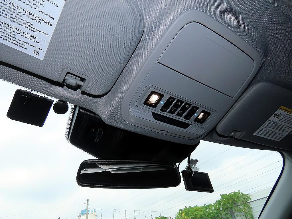 Ford Explorer — photo 14