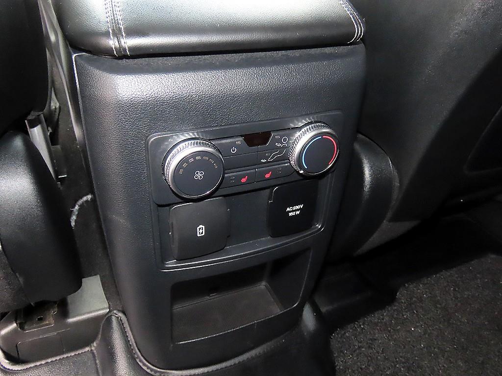 Ford Explorer — photo 15