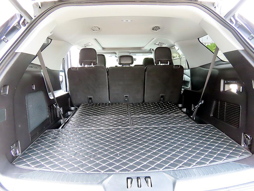 Ford Explorer — photo 18