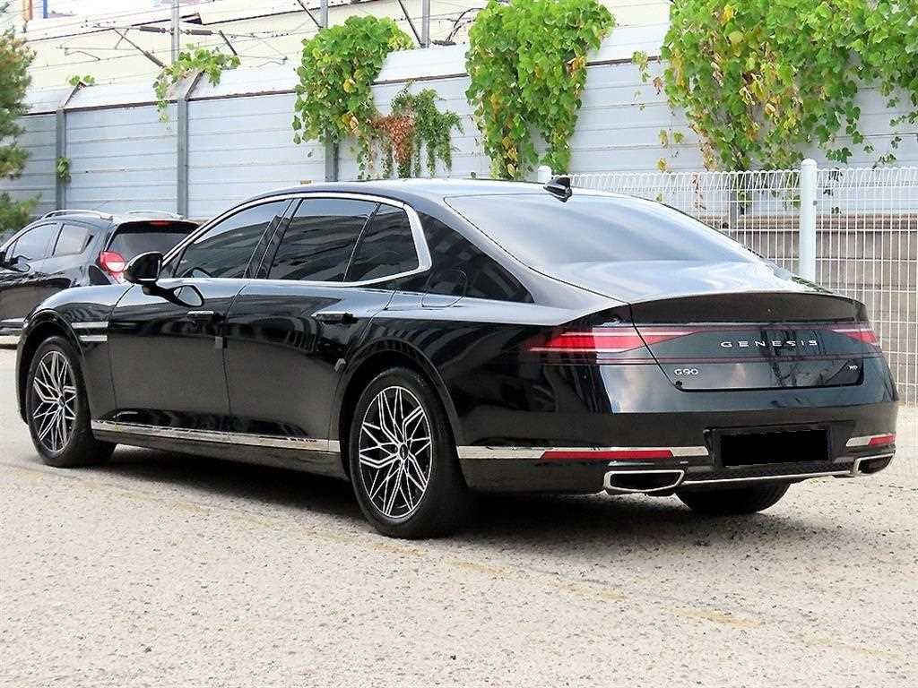 Genesis G90 — photo 03