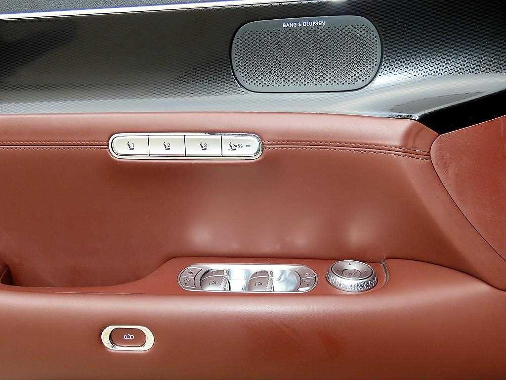 Genesis G90 — photo 11