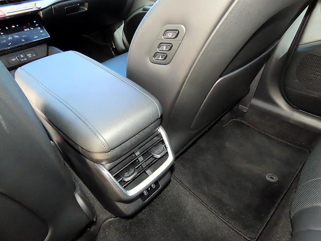 Hyundai Grandeur — photo 16