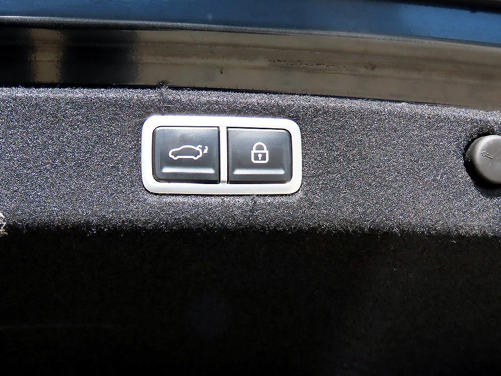 Hyundai Grandeur — photo 17