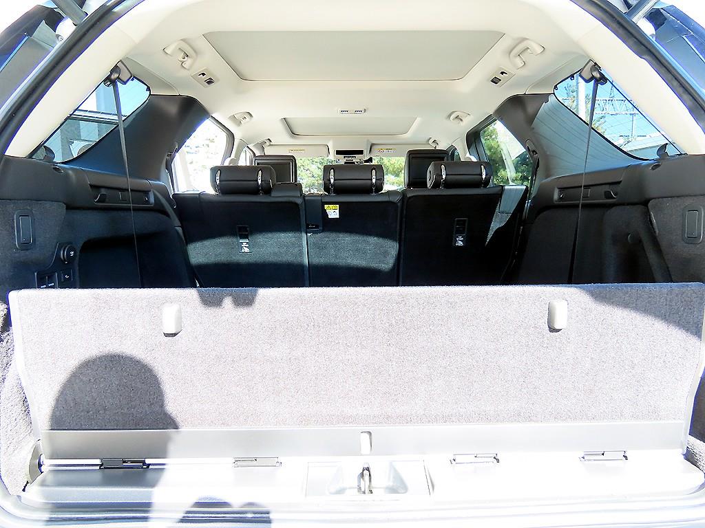 Land Rover Discovery — photo 17