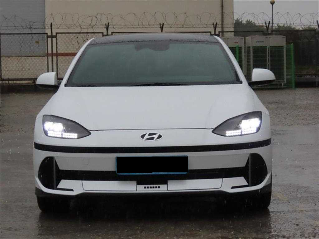 Hyundai Ioniq6 — photo 01