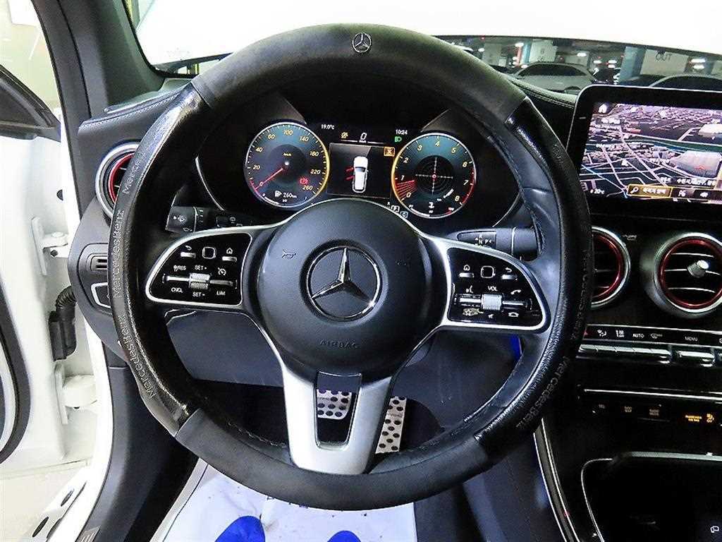 Mercedes-Benz GLC-Class — photo 08