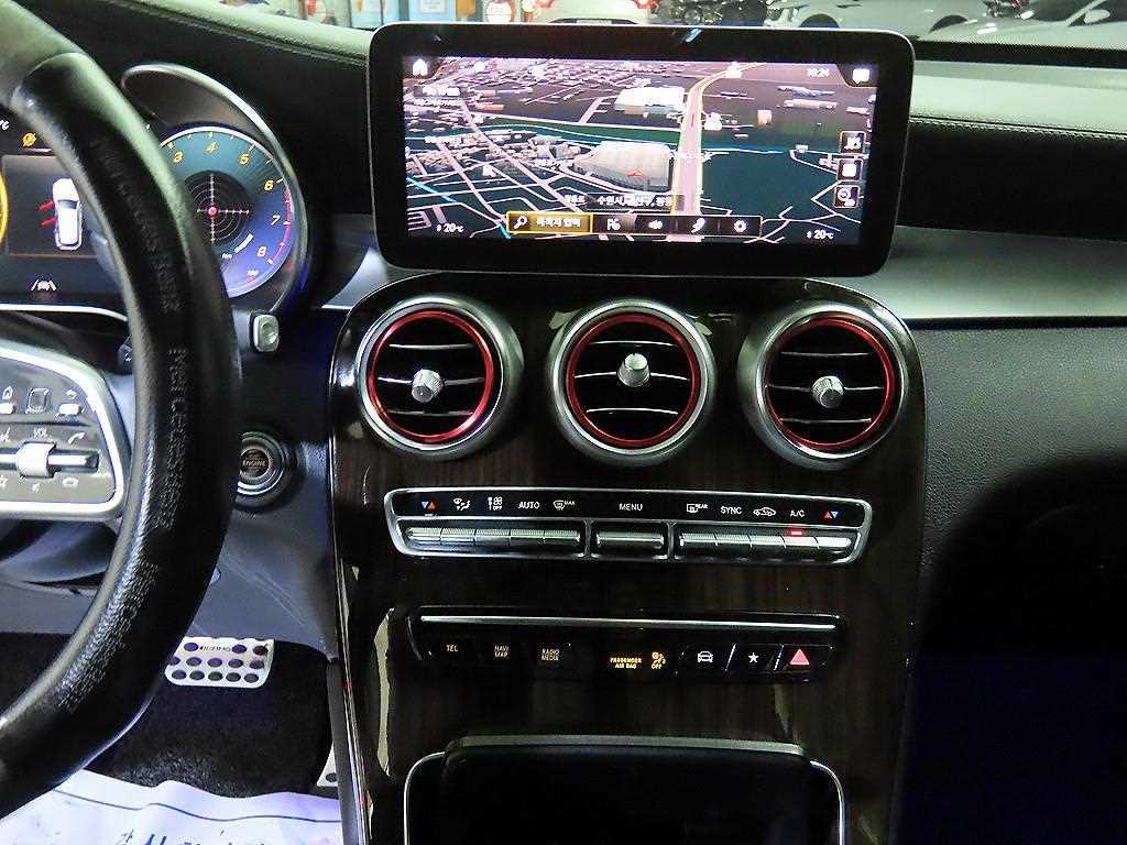 Mercedes-Benz GLC-Class — photo 11