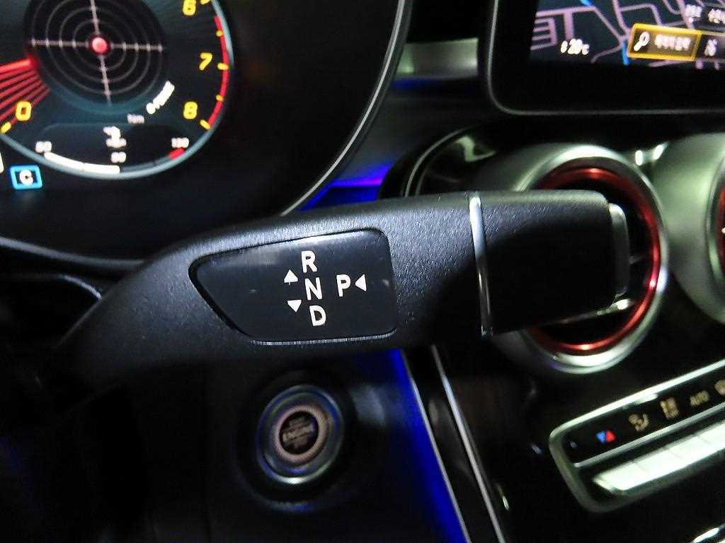 Mercedes-Benz GLC-Class — photo 12