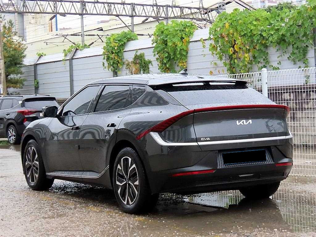 Kia EV6 — photo 03