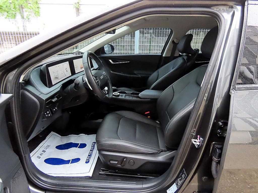 Kia EV6 — photo 05