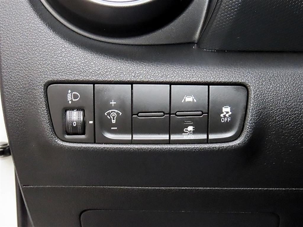 Hyundai Kona — photo 12