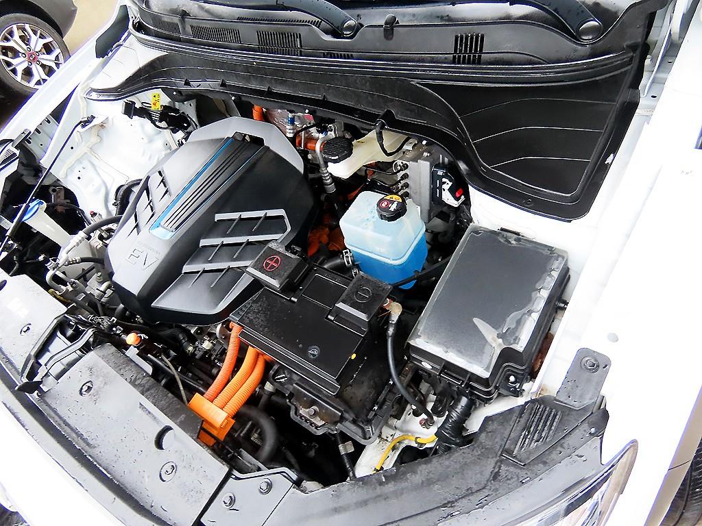 Hyundai Kona — photo 18