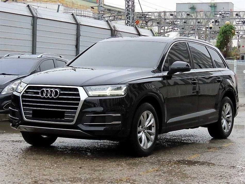 Audi Q7 — photo 02