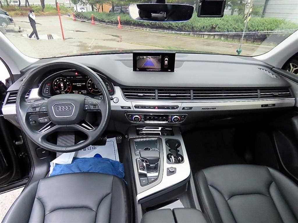 Audi Q7 — photo 07