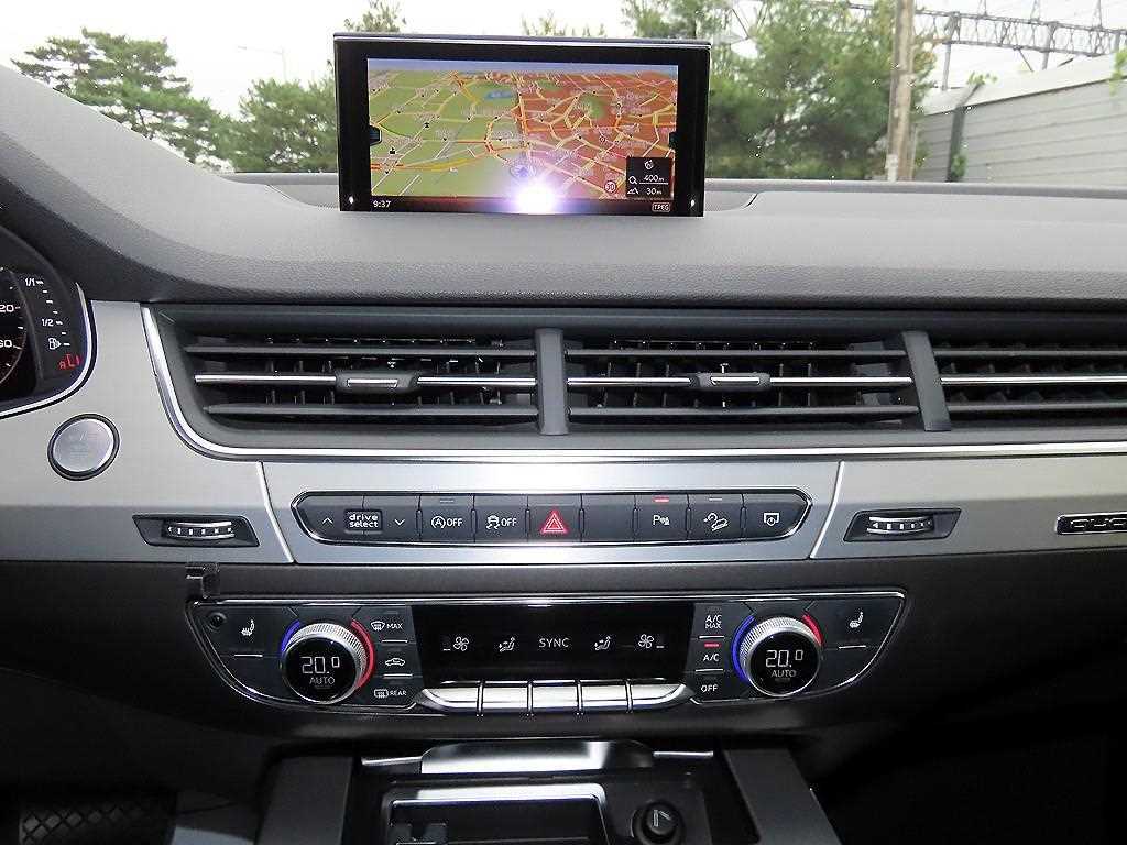 Audi Q7 — photo 13