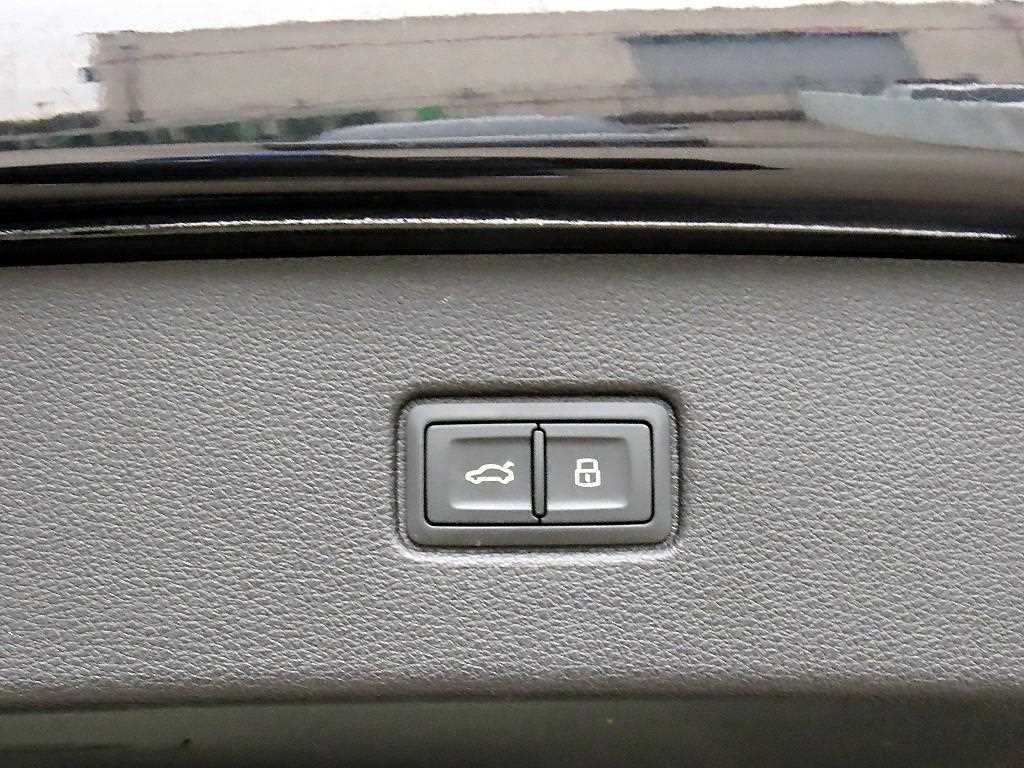 Audi Q7 — photo 17