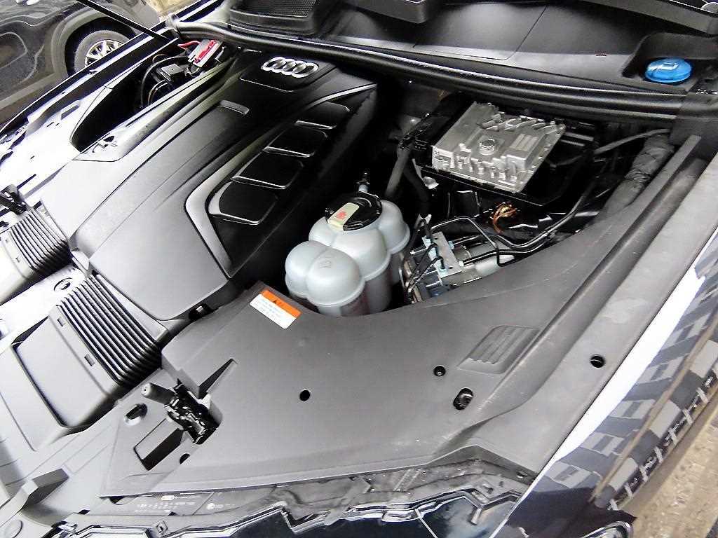 Audi Q7 — photo 19