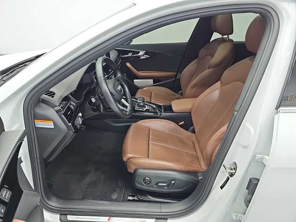 Audi A4 — photo 11