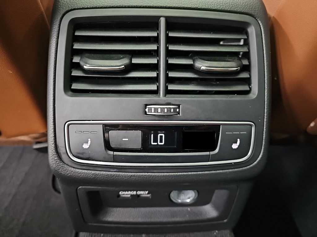 Audi A4 — photo 13