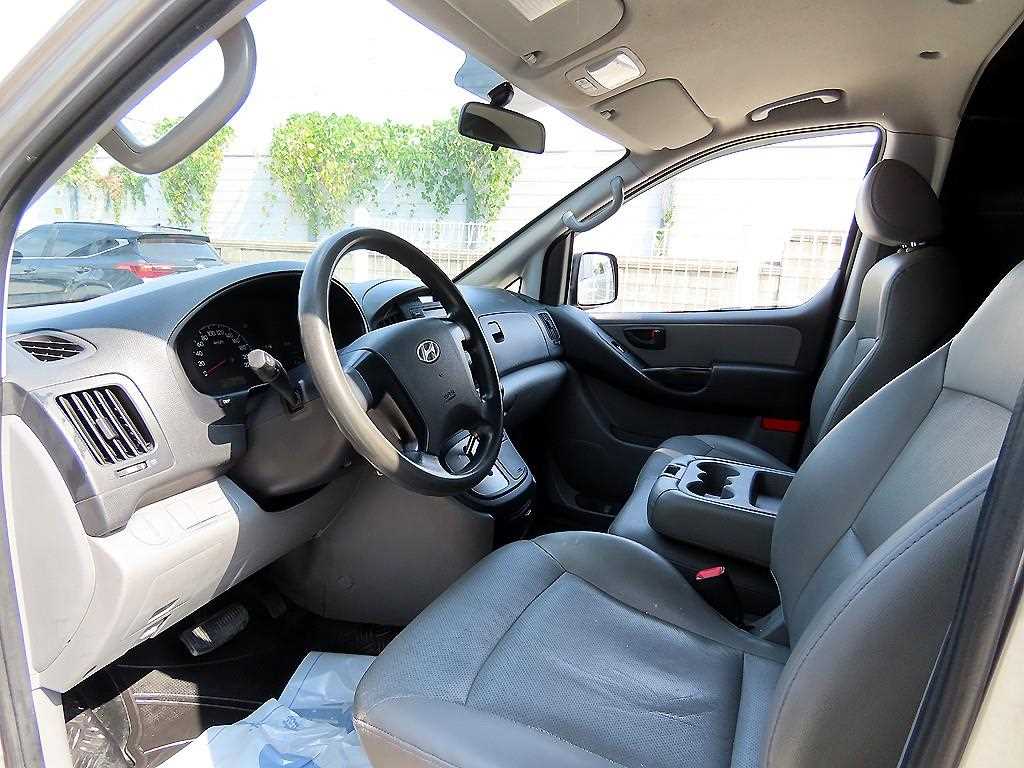 Hyundai Starex — photo 07
