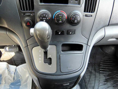 Hyundai Starex — photo 10