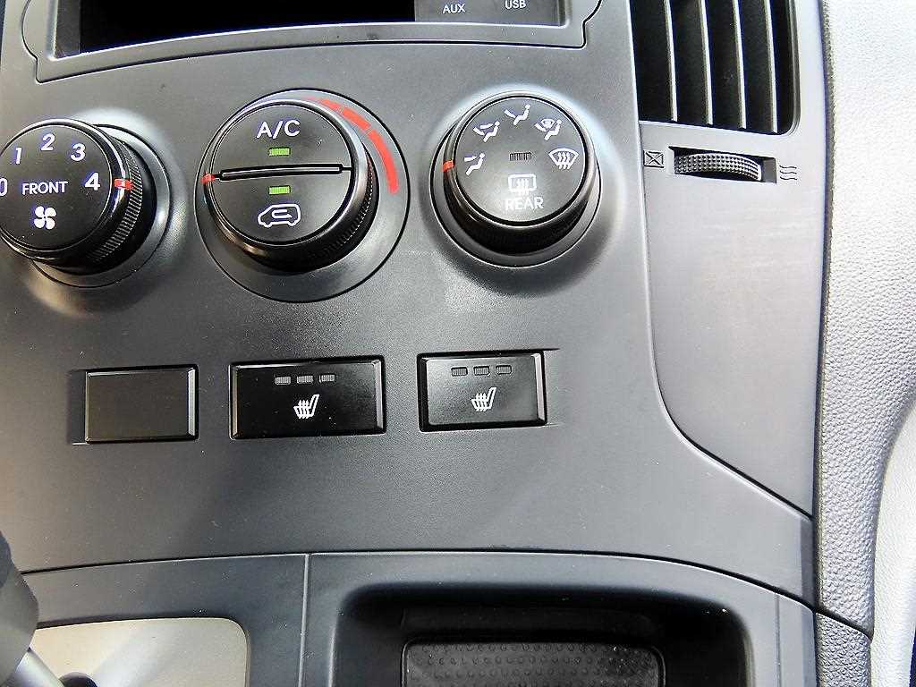 Hyundai Starex — photo 13