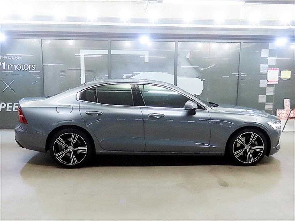 Volvo S60 — photo 03