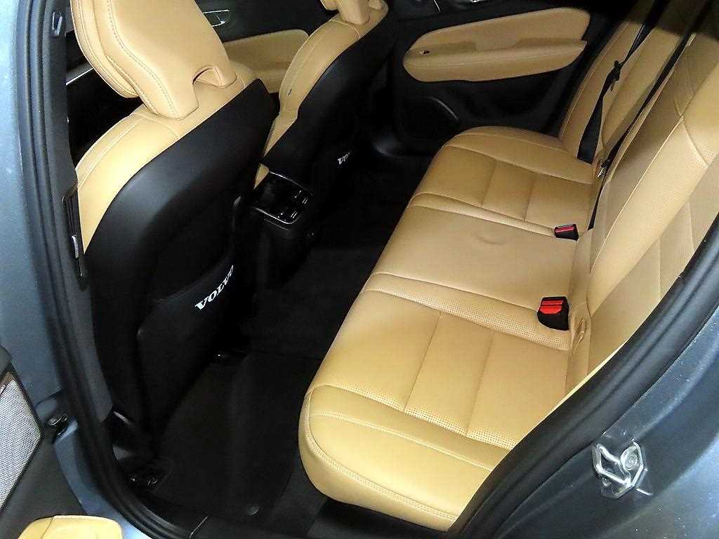 Volvo S60 — photo 07