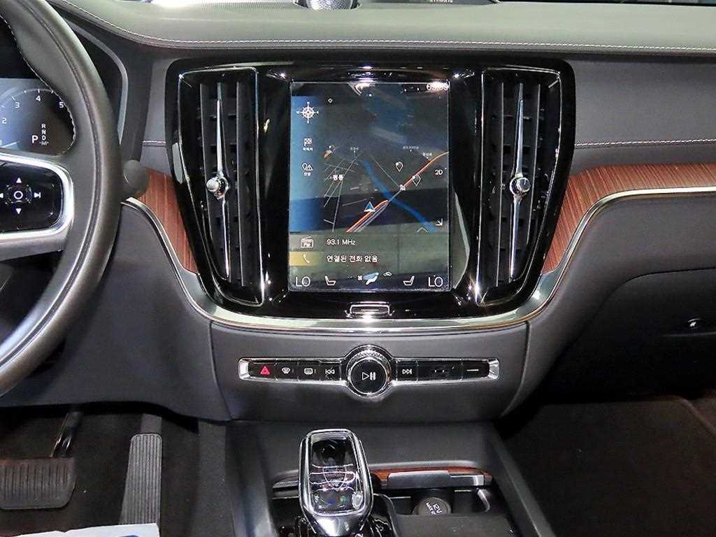 Volvo S60 — photo 11
