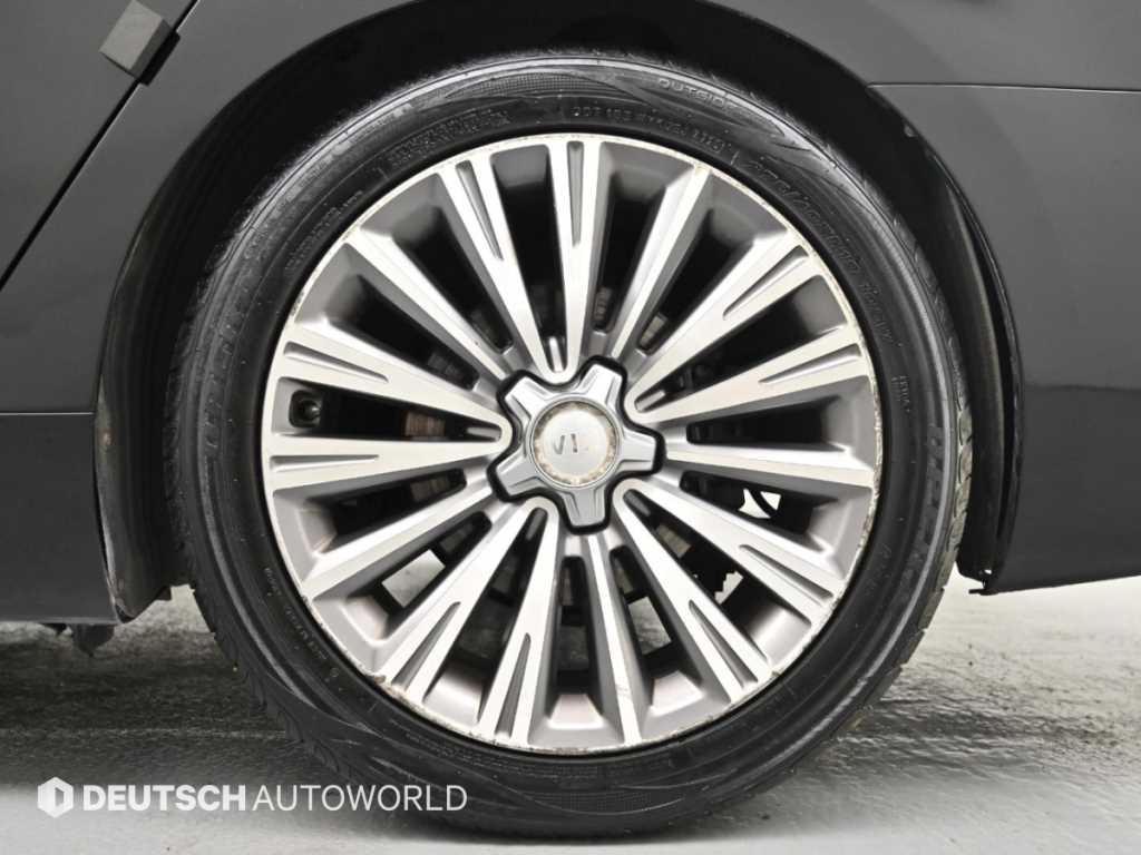 Kia K9 — photo 05