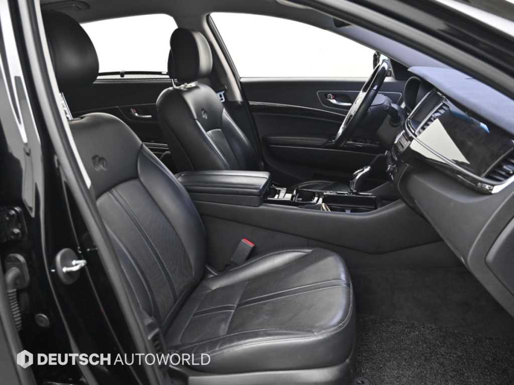 Kia K9 — photo 10
