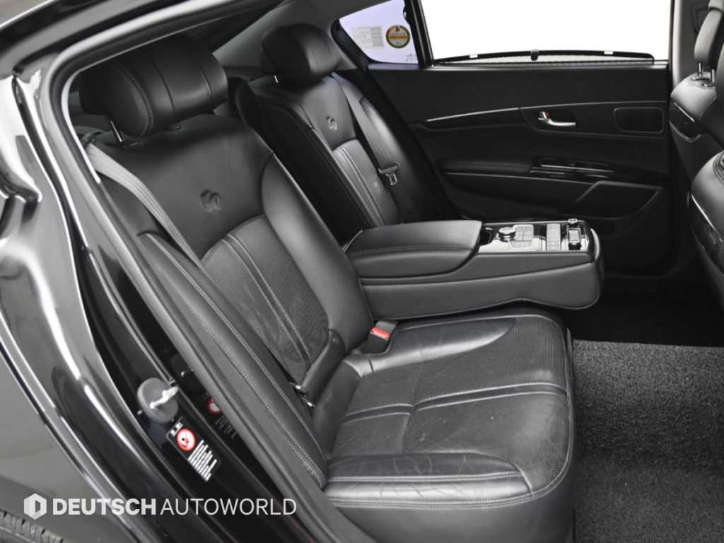 Kia K9 — photo 12