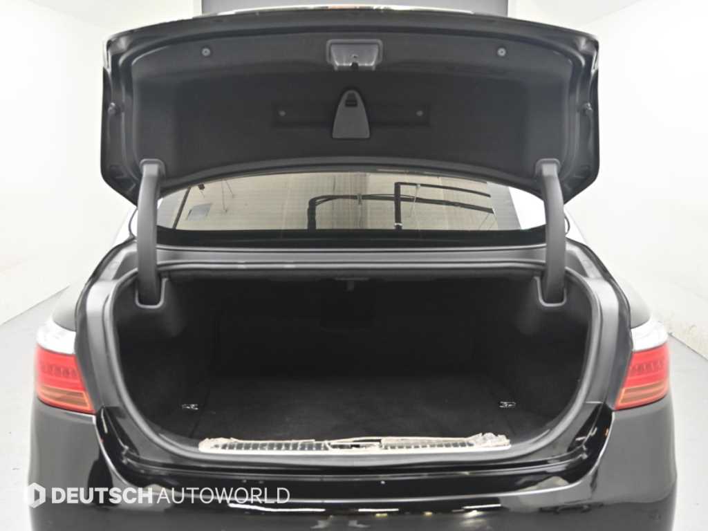 Kia K9 — photo 19