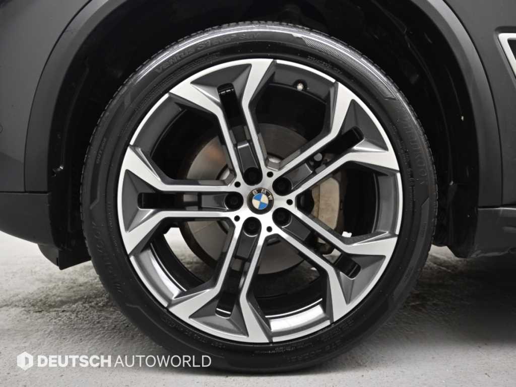 BMW X5 — photo 05