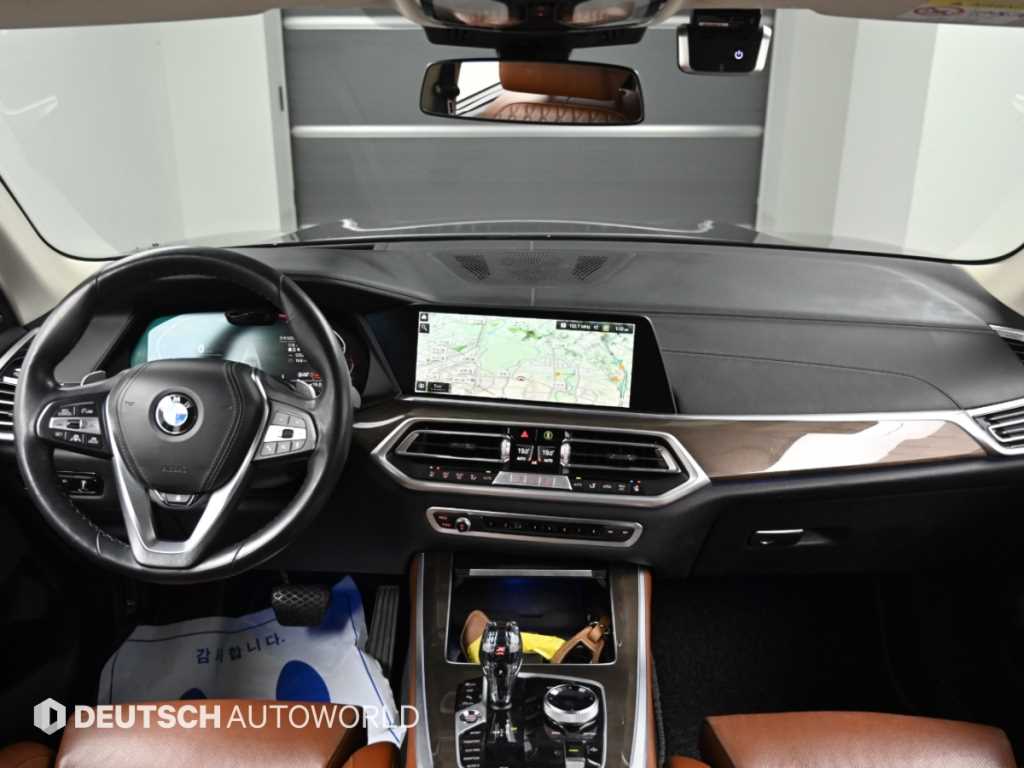 BMW X5 — photo 07