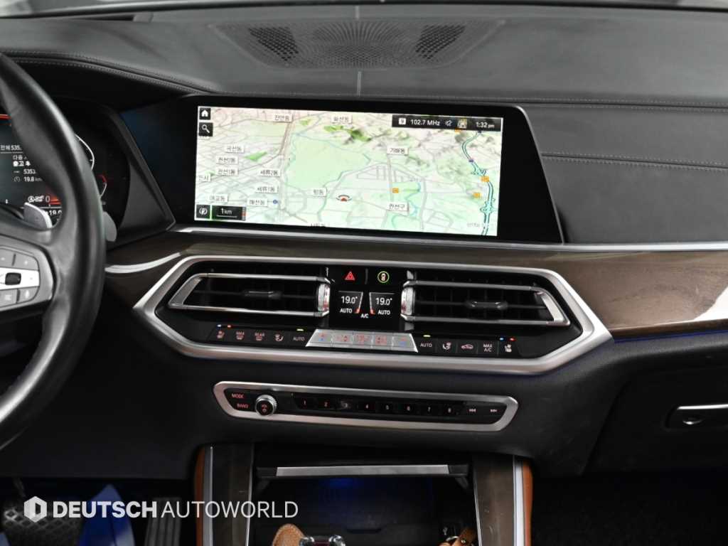 BMW X5 — photo 14