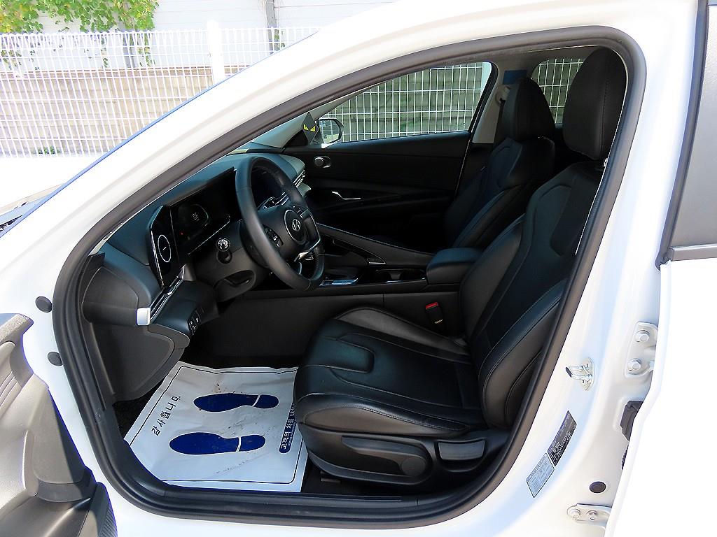 Hyundai Avante — photo 05