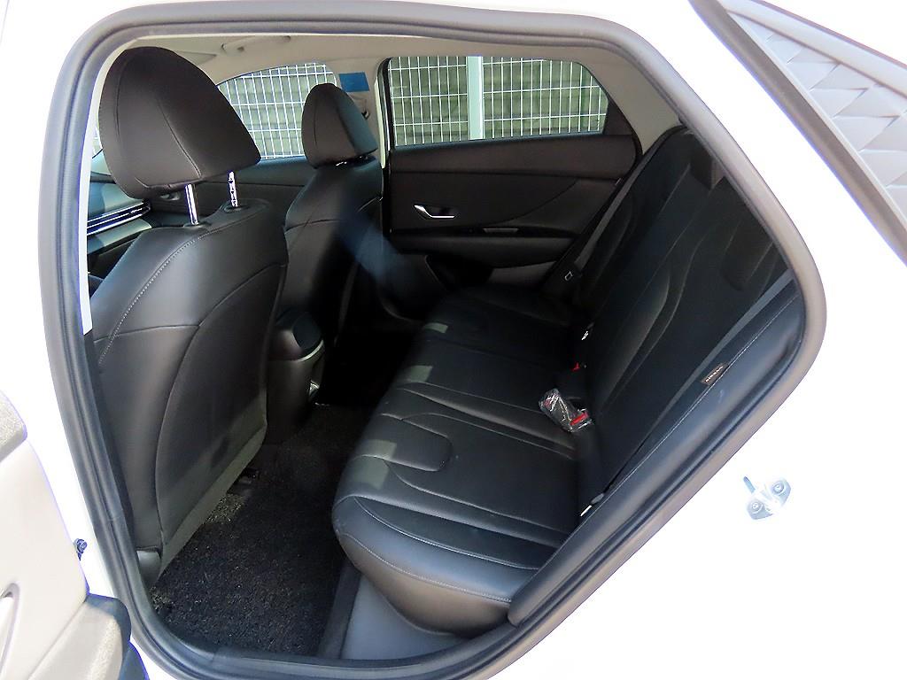 Hyundai Avante — photo 06