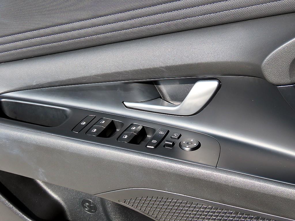 Hyundai Avante — photo 11