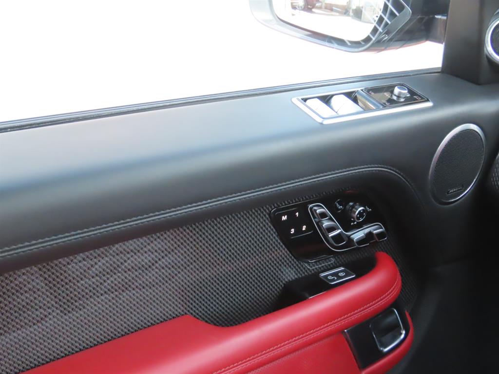 Land Rover Range Rover — photo 14