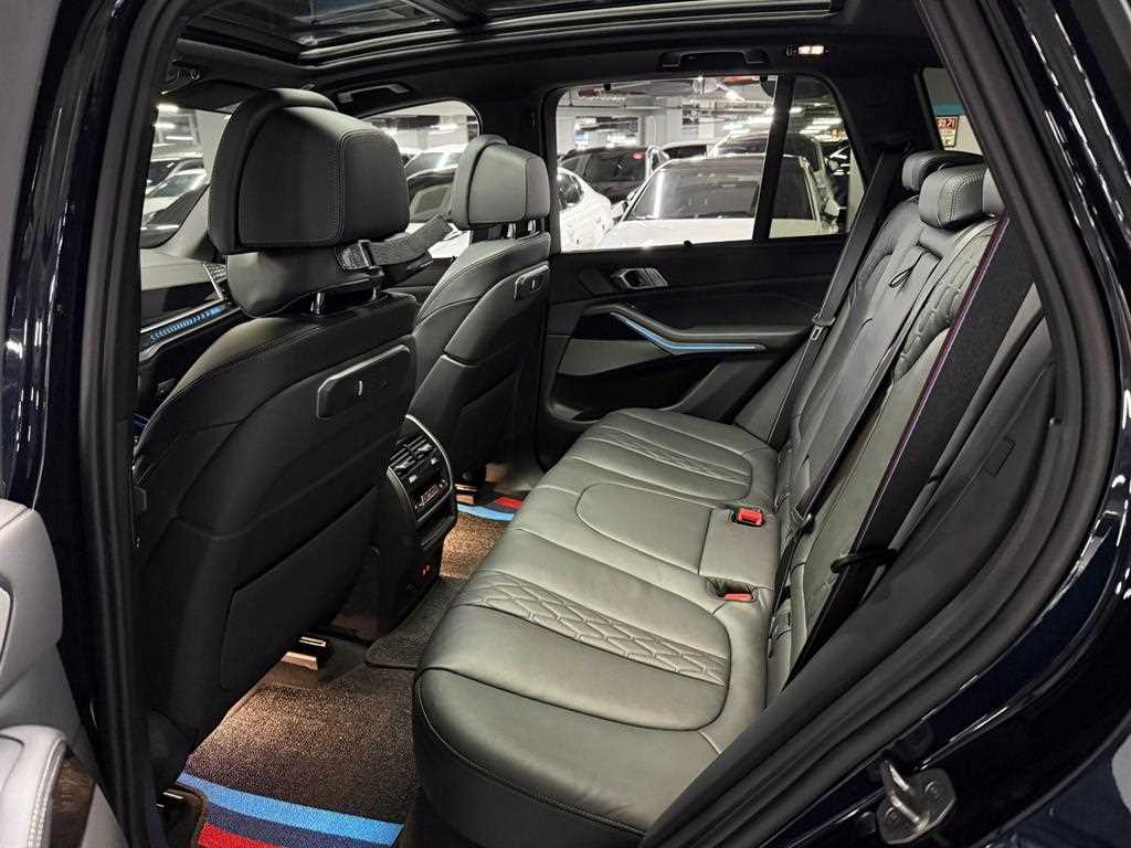 BMW X5 — photo 11
