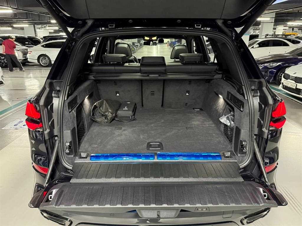 BMW X5 — photo 19