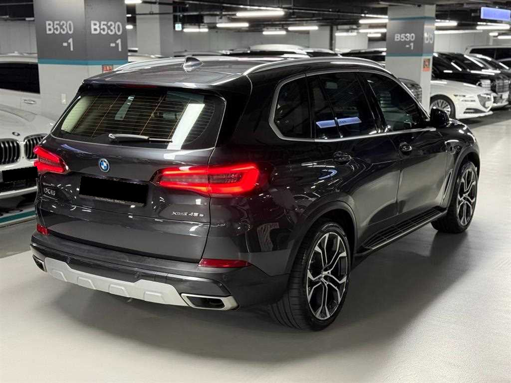 BMW X5 — photo 05