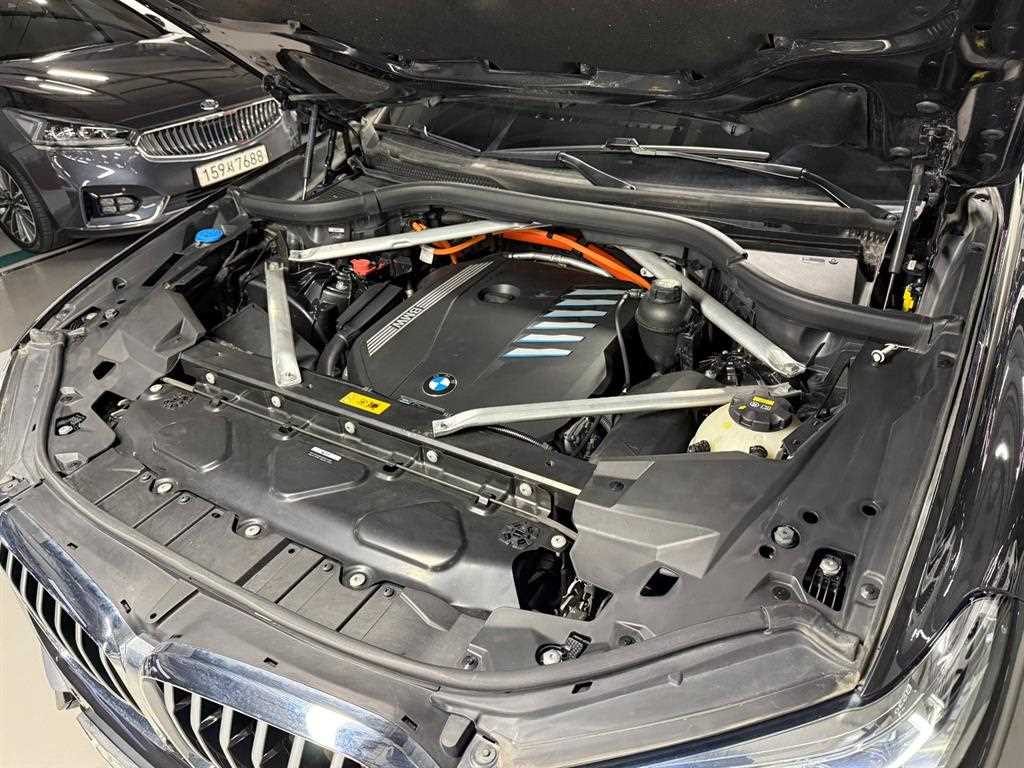 BMW X5 — photo 06
