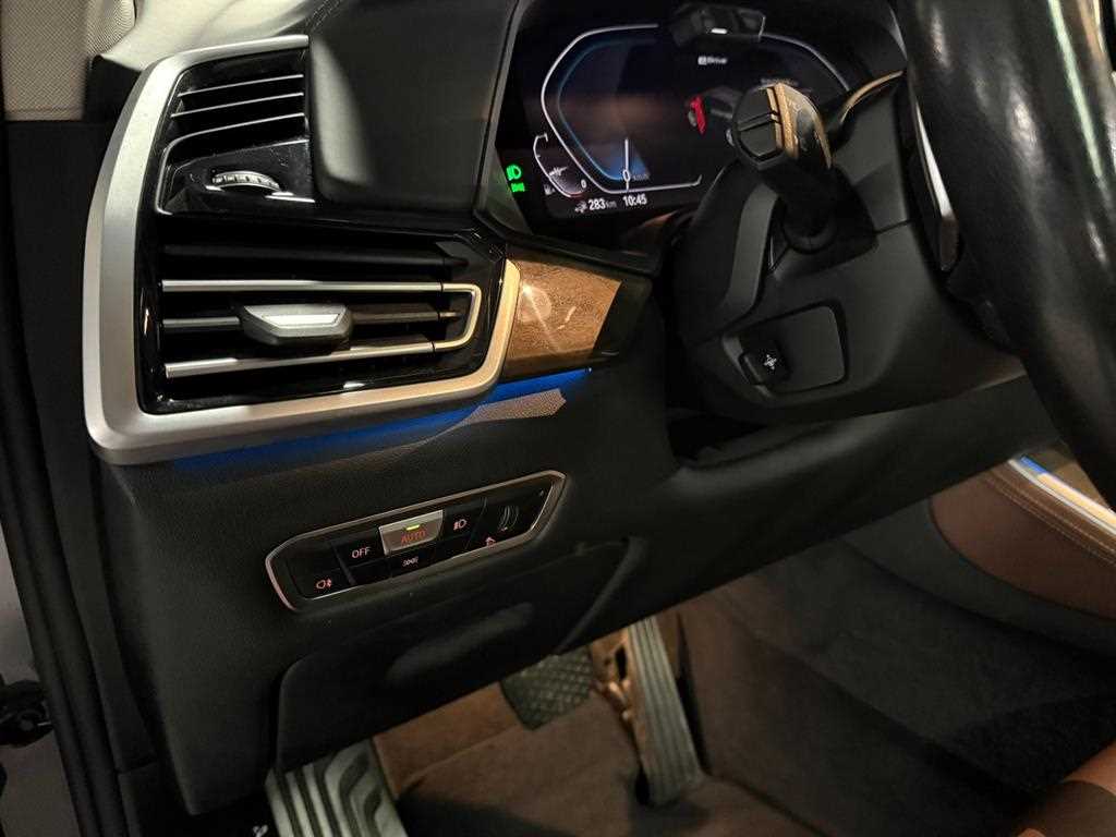 BMW X5 — photo 13