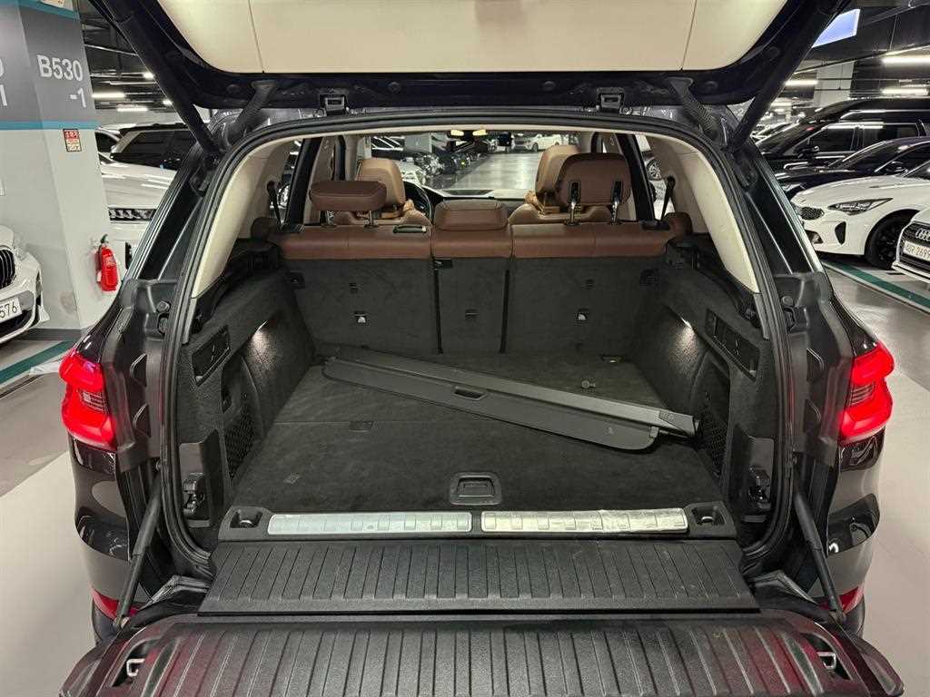 BMW X5 — photo 19