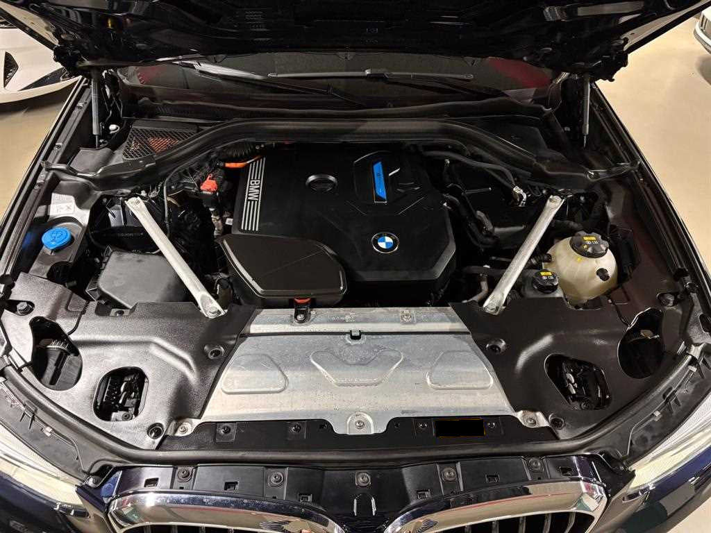 BMW X3 — photo 02