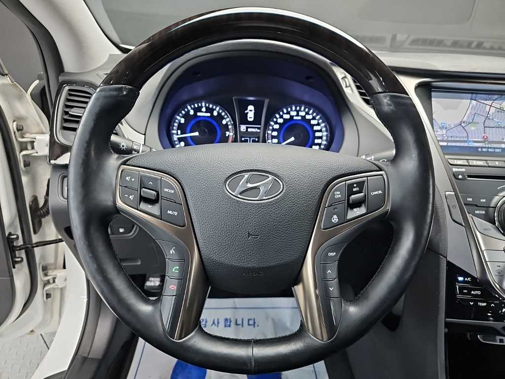 Hyundai Grandeur — photo 09