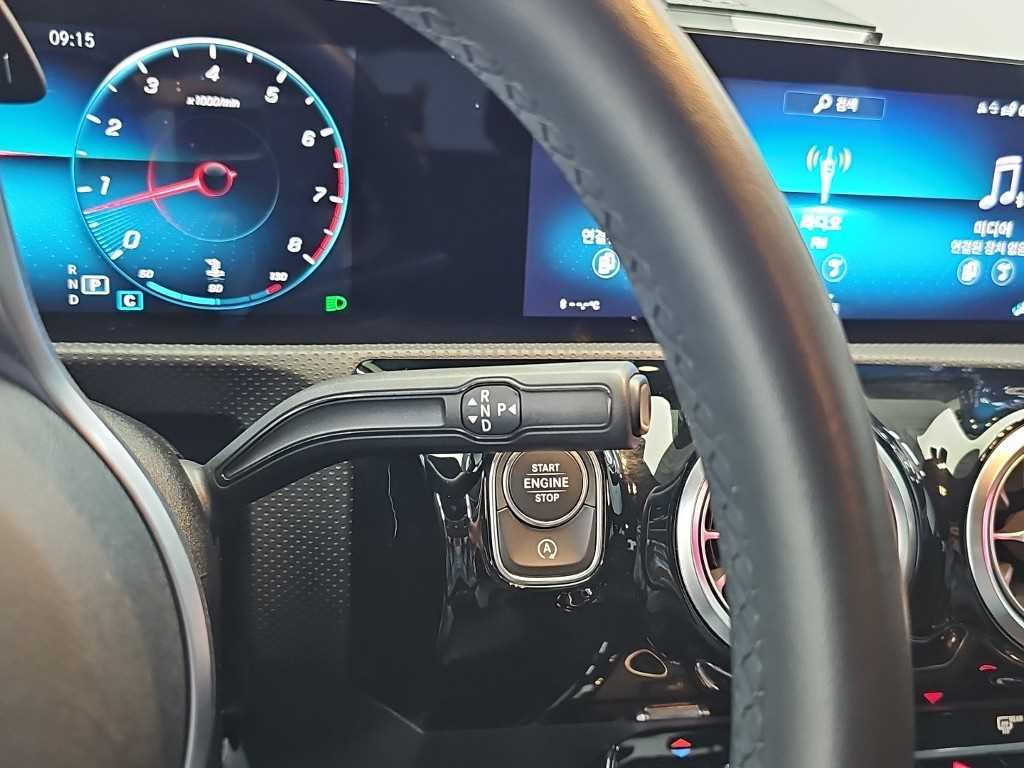Mercedes-Benz A-Class — photo 08