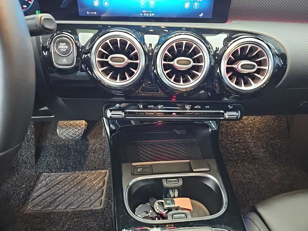 Mercedes-Benz A-Class — photo 10